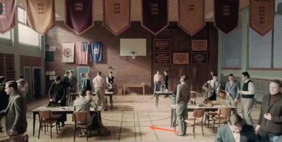 La línea de triple está marcada en una escena de 'Gambito de dama' datada en 1963.