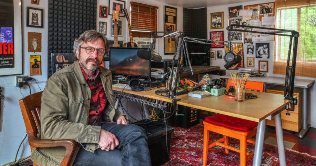 El patrimonio neto de Marc Maron (y otras 9 cosas que no sabías sobre él)