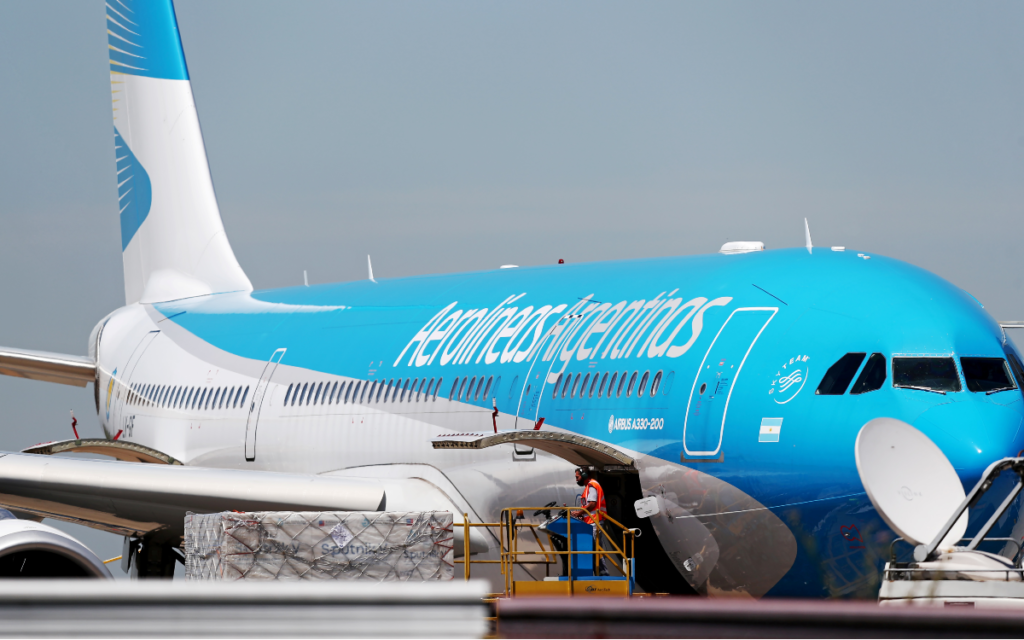 Llega la Sputnik V a Argentina; Chile y Costa Rica reciben las vacunas de Pfizer