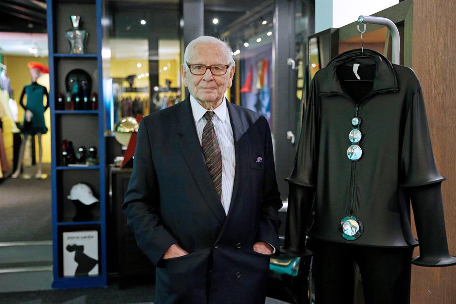 Muere Pierre Cardin, el diseñador que revolucionó el mundo de la moda