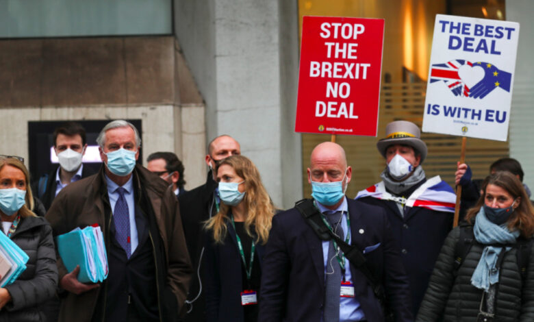 Negociadores de la UE piden a Londres comprometerse para sellar acuerdo comercial tras Brexit