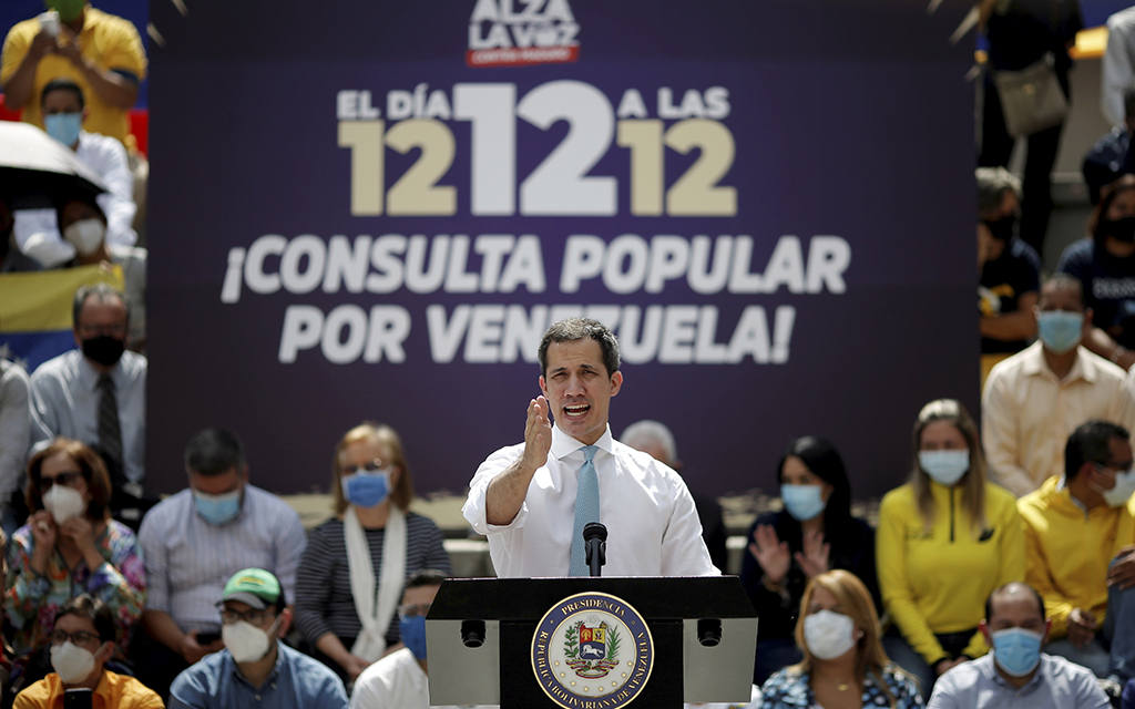 Oposición venezolana realiza consulta popular contra Maduro