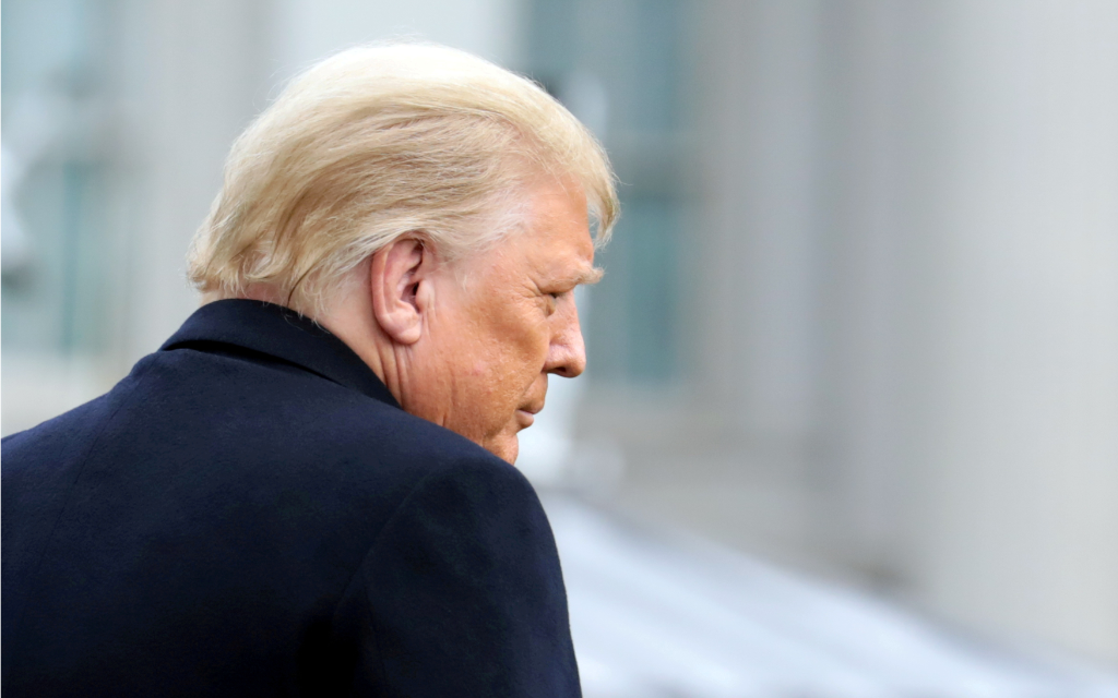 Trump desmiente que haya evaluado declarar la ley marcial para mantenerse en el poder