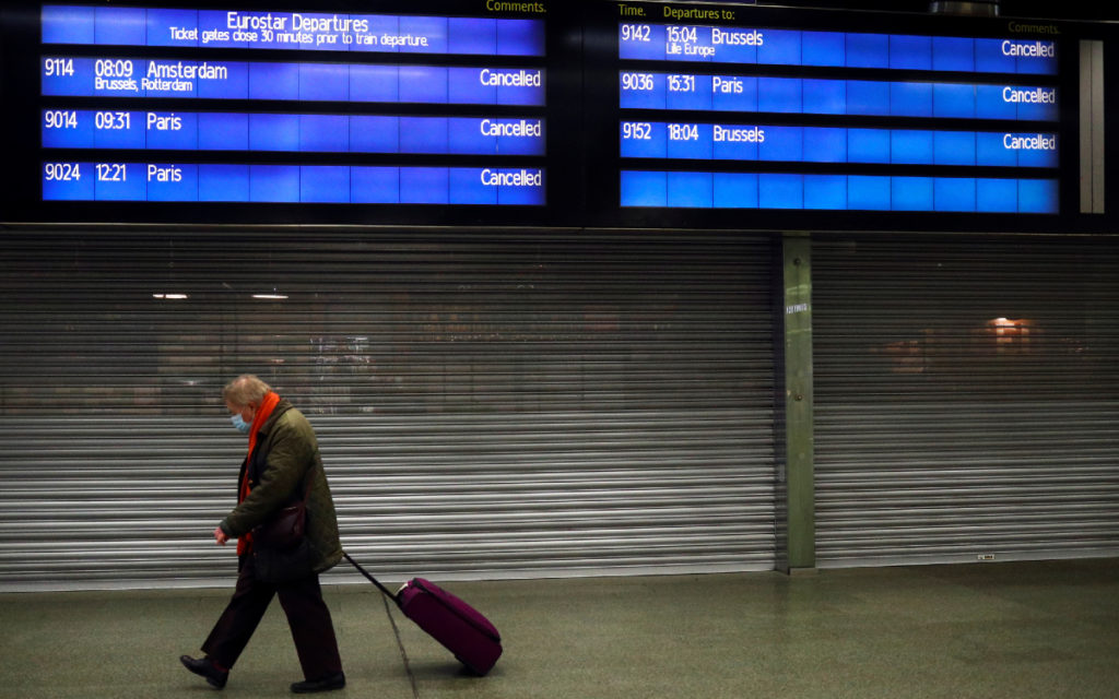 Variante del virus identificada en Reino Unido pudo surgir de paciente con infección crónica