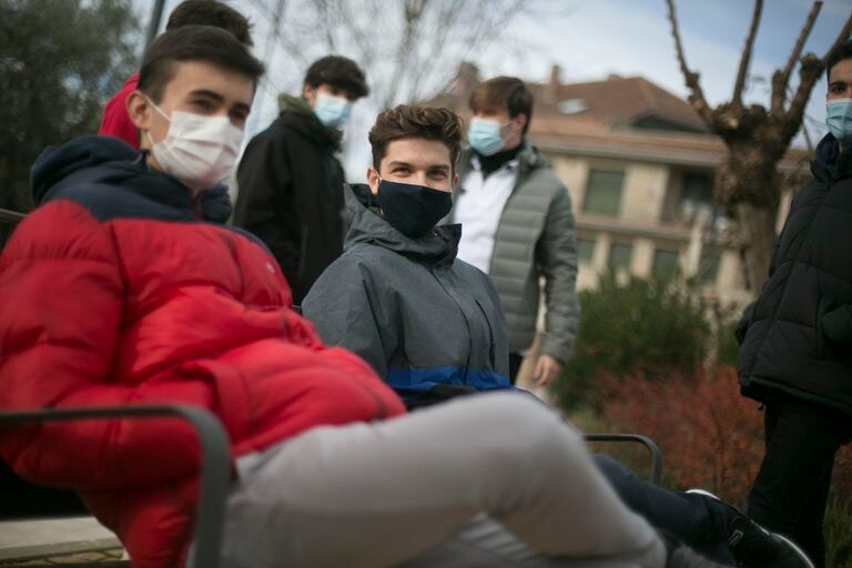 Jóvenes en el municipio madrileño de Soto del Real.