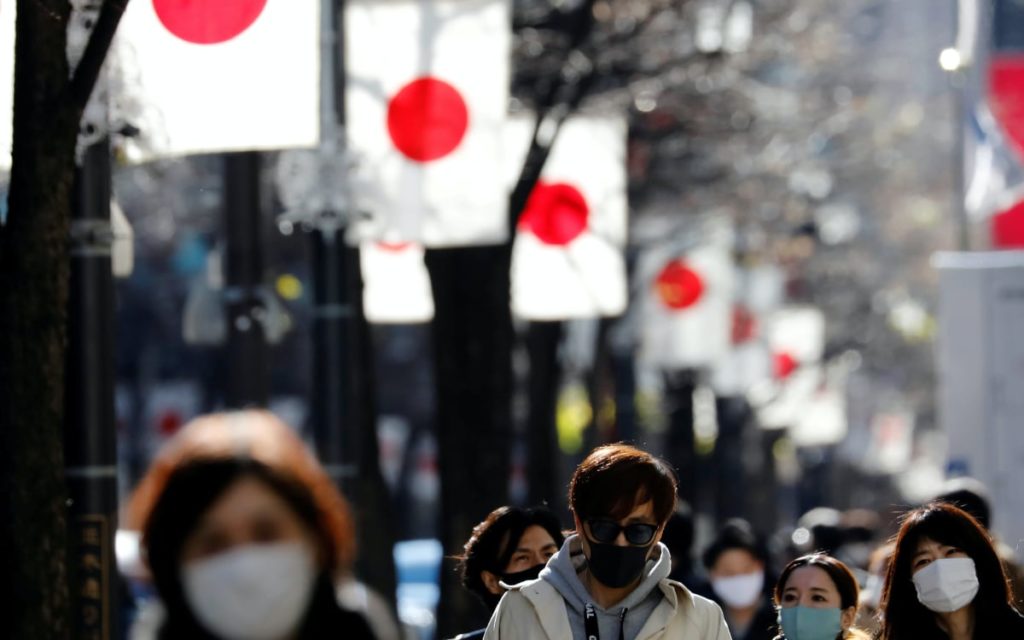 Japón encuentra nueva variante de coronavirus en viajeros procedentes de Brasil