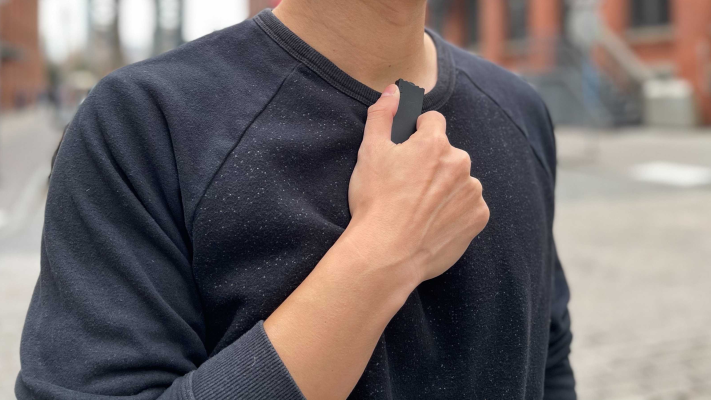 OFLO de Origami Labs es un walkie talkie inteligente para trabajadores de primera línea