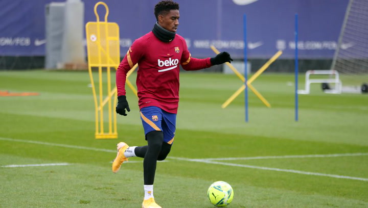 Así son los números de Junior con el Barça
