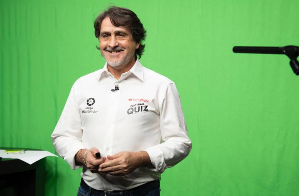 Raúl Ruiz, presentador del Santander Football Quiz.