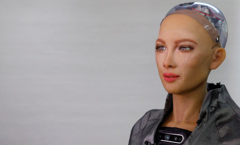 Los creadores de Sophia, un robot humanoide, planean despliegue masivo en medio de pandemia