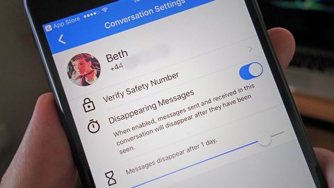Dedo, Dispositivo de comunicación, Gadget, Dispositivo electrónico, Tecnología, Dispositivo de visualización, Dispositivo móvil, Dispositivo de comunicación portátil, Multimedia, Electrónica, 