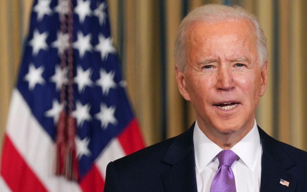 Putin y Biden hablan por teléfono tras acuerdo para extender tratado de control de armamento