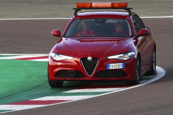 La primera toma de contacto de Carlos con el circuito de Fiorano en un safety car
