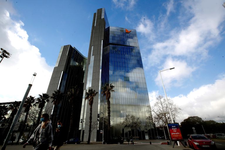 Vista de la sede operativa del grupo energético Naturgy en Barcelona.