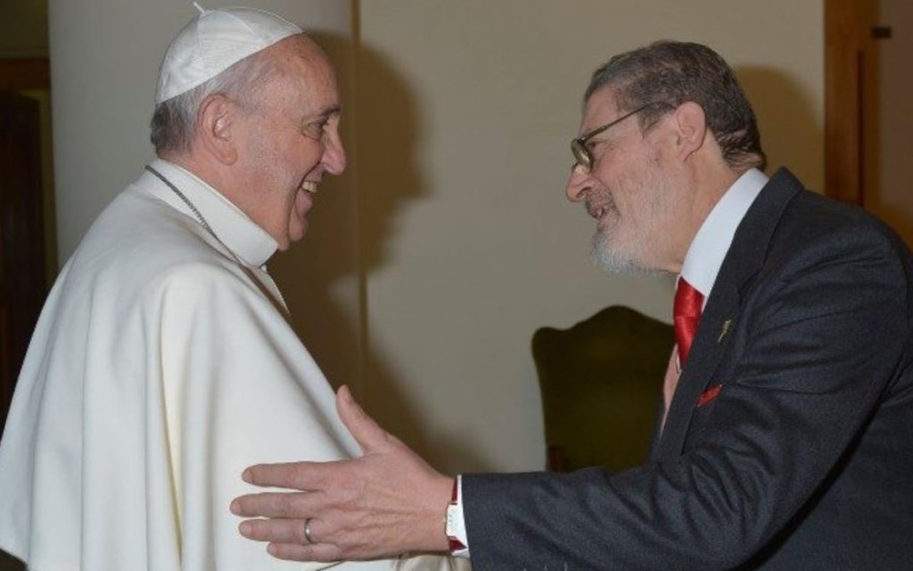 Muere el médico personal del Papa por una neumonía debida a Covid-19