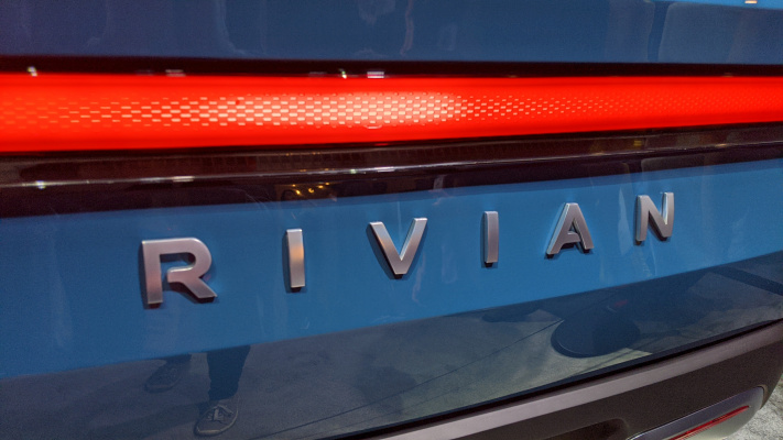 Rivian recauda $ 2.65B mientras avanza hacia la producción de su camioneta eléctrica