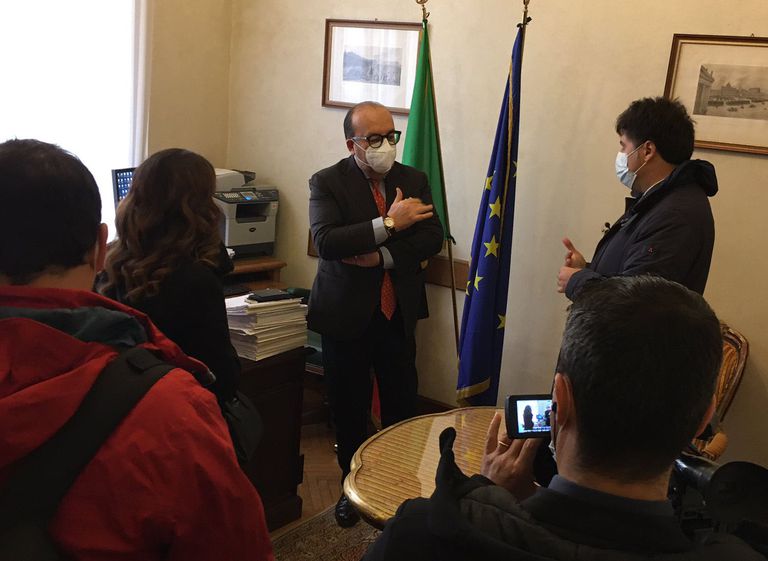 El político italiano Luigi Vitali en una imagen de su Twitter.