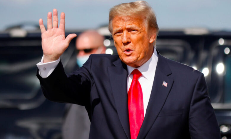 Trump crea la oficina del expresidente en Florida, desde donde seguirá activo