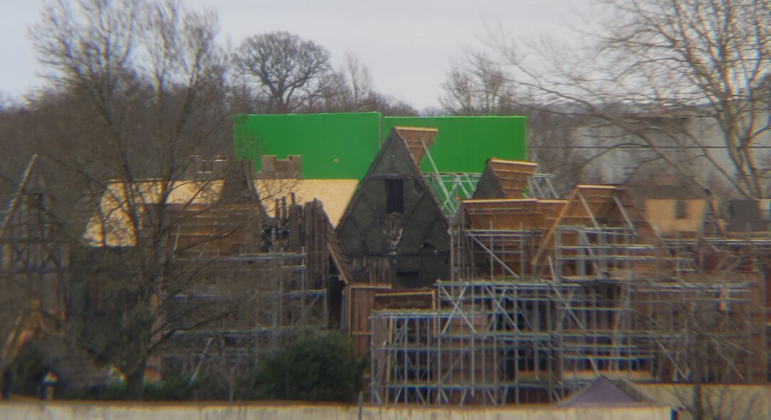 ciudad-masiva-ambientada-para-la-temporada-del-brujo2 ciudad masiva preparada para la temporada de brujos2