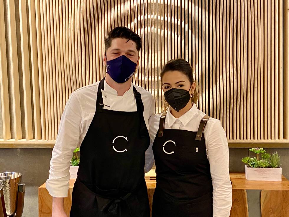 Luiti Callealta y Rocío Maña en el restaurante Ciclo. J. C. CAPEL