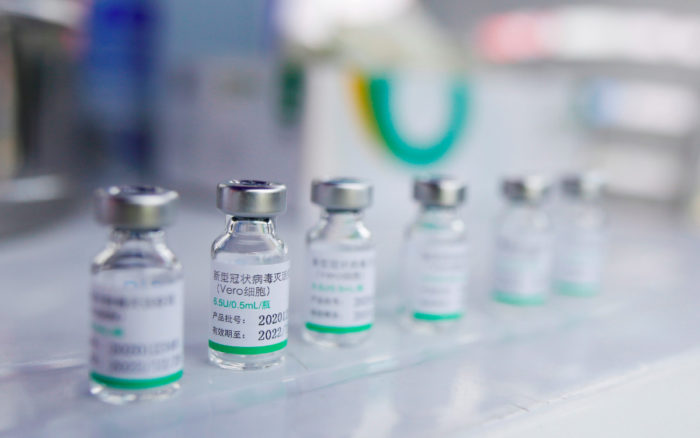 Polémica en Perú ante posible compra de vacunas anti-Covid por privados en el marco de la campaña electoral