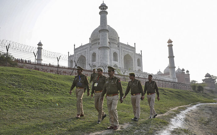 La Policia De India Desaloja El Taj Mahal Por Falsa Amenaza De Bomba La Neta Neta