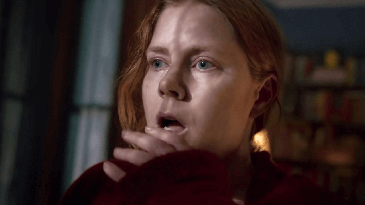 thriller psicológico la mujer en la ventana tráiler del reparto de la trama y fecha de lanzamiento de netflix amy adams