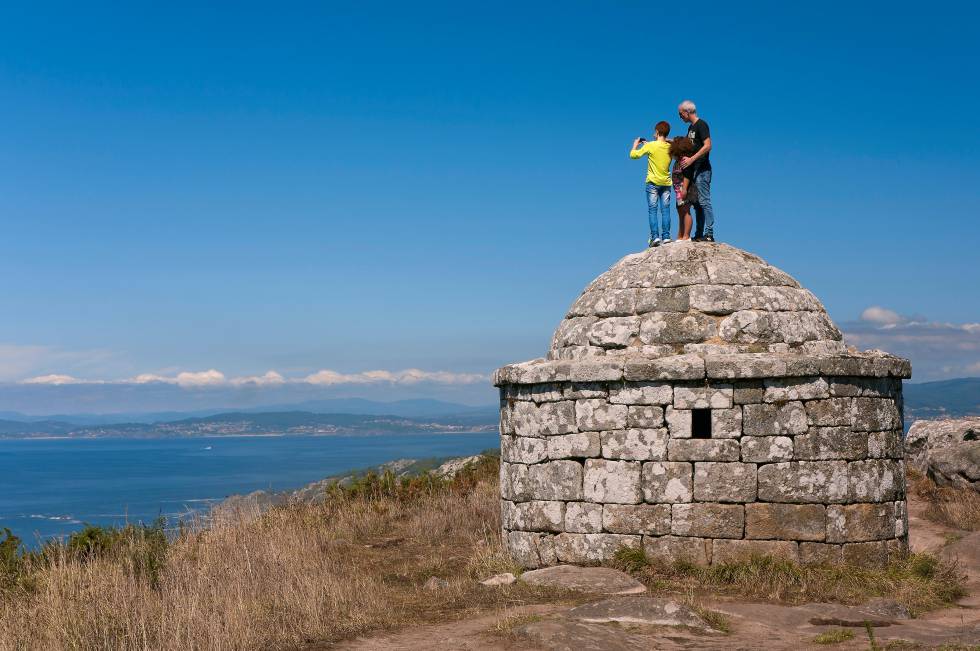 Templo en el monte O Facho, en Cangas.