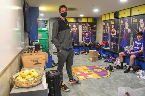 Pau Gasol, en el vestuario del Barça este viernes.