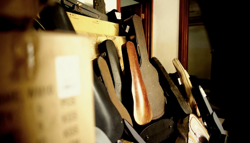 El viaje de un violín vasco a Siria para cubrir el sonido de las bombas con melodías