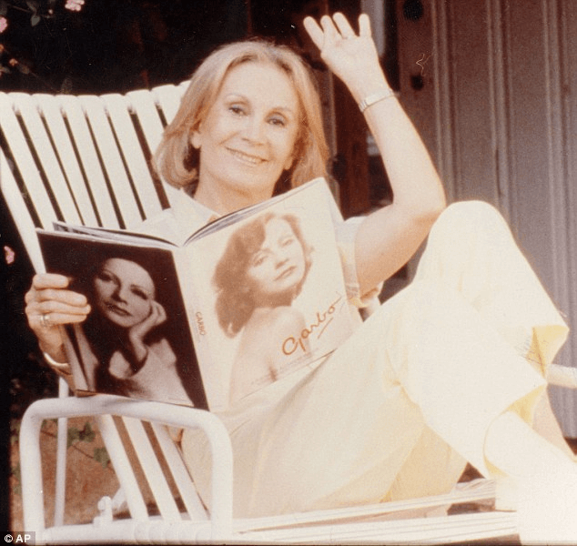 drama biográfico francés madame claude llegará a netflix en abril de 2021 exilio