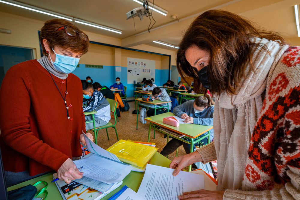 La revolución de los dos profesores en el aula se abre paso en la educación pública