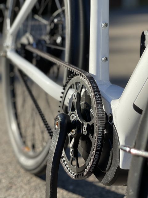 Unidad de puertas de corriente prioritaria