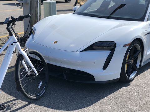 prioridad actual porsche taycan