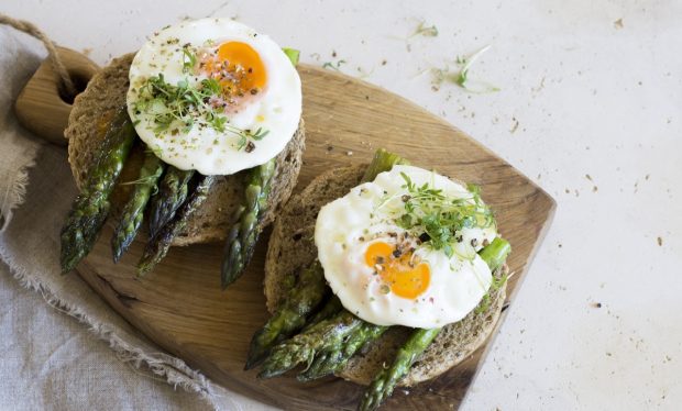 Esto es lo que debes cenar para dormir bien y adelgazar