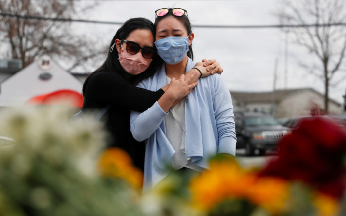 Asesinatos de mujeres asiáticas avivan impulso por leyes más estrictas sobre delitos de odio en EU