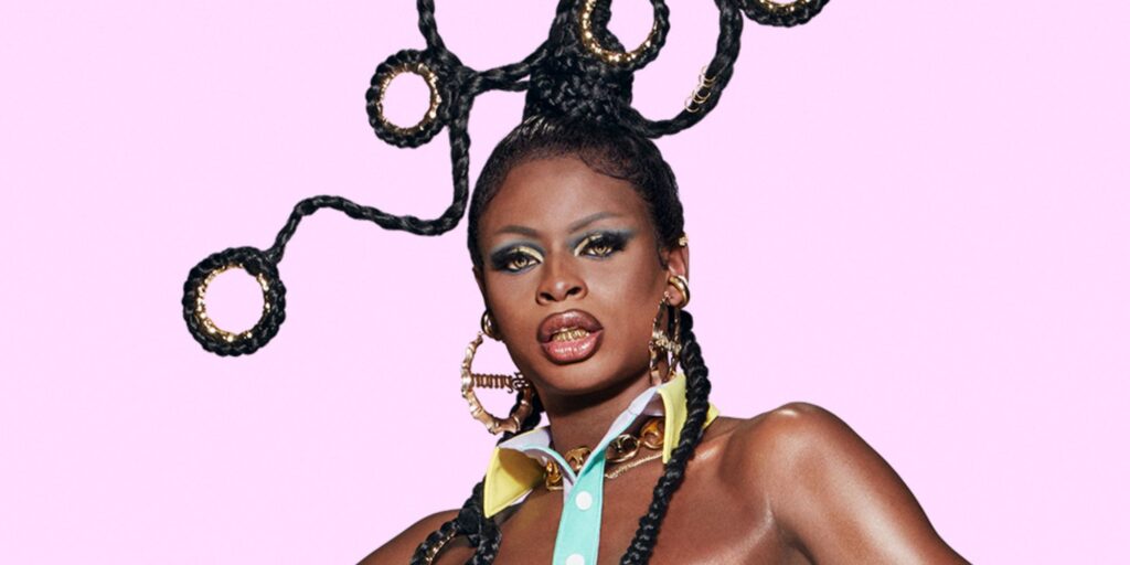 RuPaul's Drag Race: Lizzo muestra su camiseta Symone en nuevas fotos