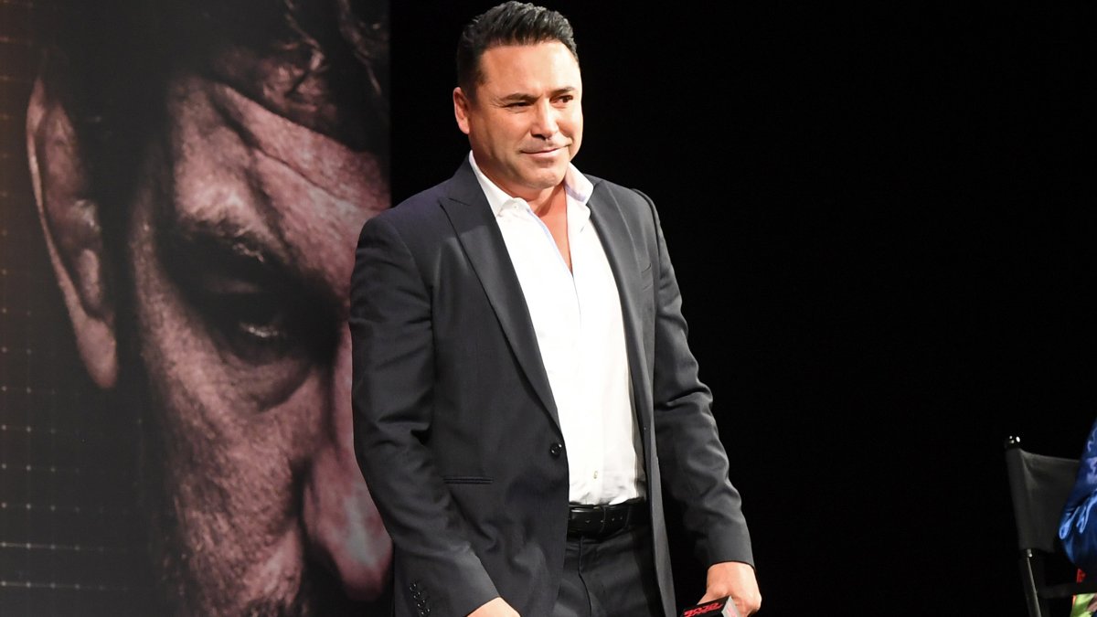 Tras 13 años de retiro, Oscar De La Hoya anuncia su regreso al boxeo