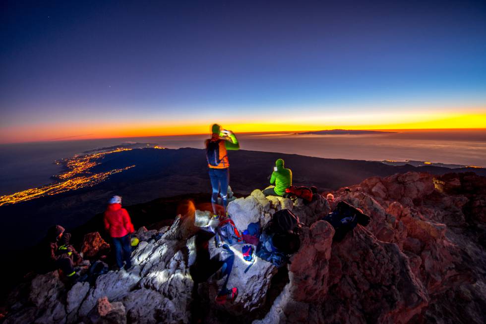 Amanecer desde la cima del Teide.