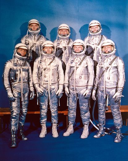 El grupo de astronautas conocido como Mercury Seven. Arriba, de izquierda a derecha, Alan Shepard, Gus Grissom y Gordon Cooper. Abajo, en la misma posición, Walter Schirra, Deke Slayton, John Glenn y Scott Carpenter.