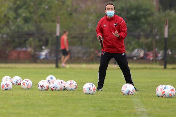 Armando de la Morena, segundo entrenador del Mono Burgos en Newells Old Boys