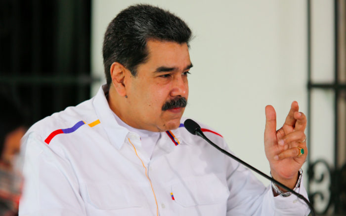 Maduro propone pagar vacunas anti-Covid con petróleo