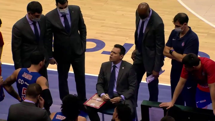 Nuevo enfrentamiento entre Mike James y el técnico del CSKA Itoudis Nuevo enfrentamiento entre Mike James y el técnico del CSKA Itoudis