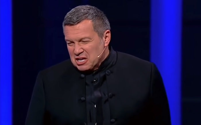 La policía rusa investiga a un presentador de televisión que calificó a Hitler como un ‘hombre valiente’