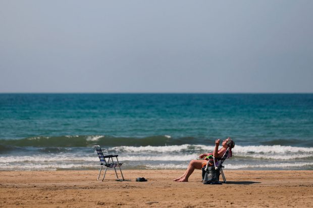 La exposición controlada a los rayos solares contribuye a aumentar los niveles de Vitamina-D / Gtres