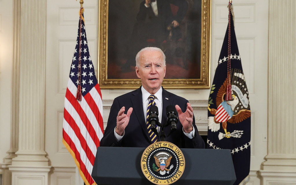 Biden supera el 60 por ciento de aprobación tras un mes en la Casa Blanca