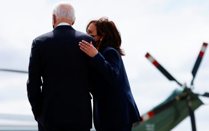 Biden y Harris cambian foco de viaje a Georgia tras matanza en Atlanta