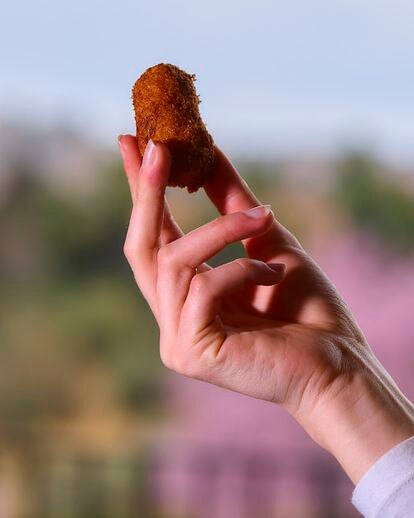 La croqueta finalizada, ganadora del concurso de Madrid Fusión 2020.