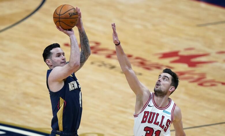 J.J. Redick lanza de tres en uno de sus últimos partidos con los New Orleans Pelicans: tiro y veteranía para los Dallas Mavericks de Luka Doncic