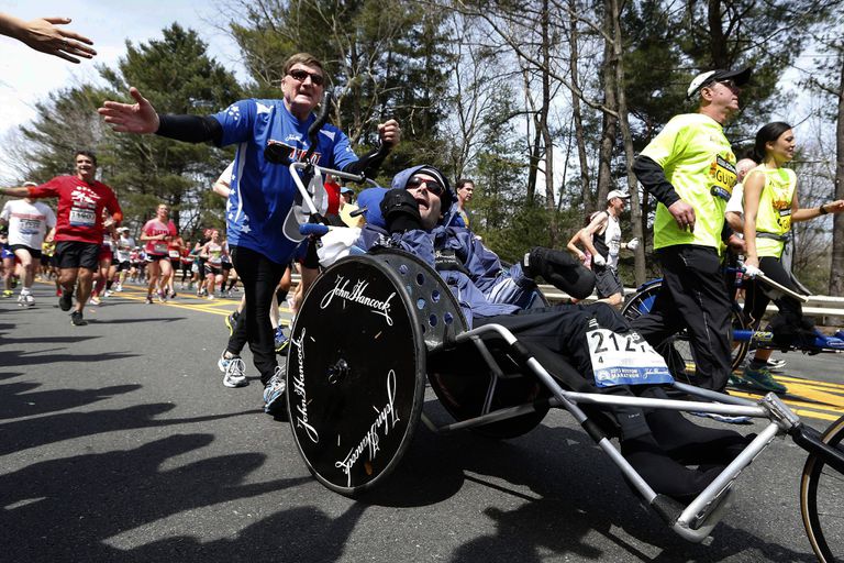 Dick y Rick Hoyt, en el maratón de Boston de 2013.